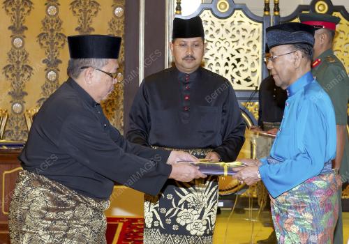 KL01_16022015_AGONG