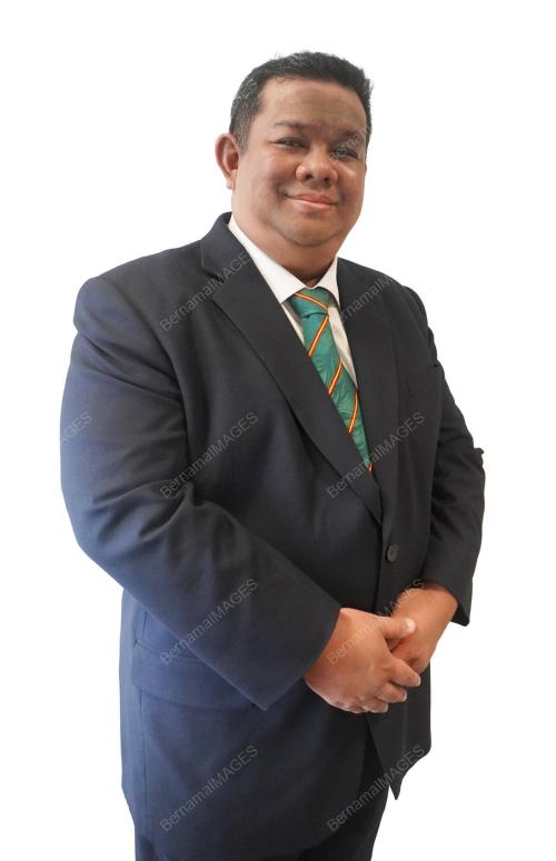 DR MUIZ MURAD