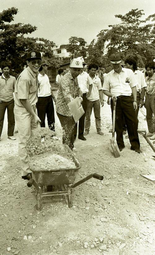 KL01_160690_GOTONG_ROYONG