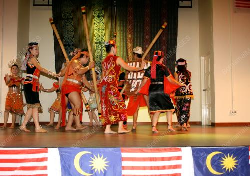 TARIAN SARAWAK