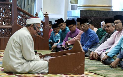 KL01_16092019_AGONG_KULIAH_BN201909161187