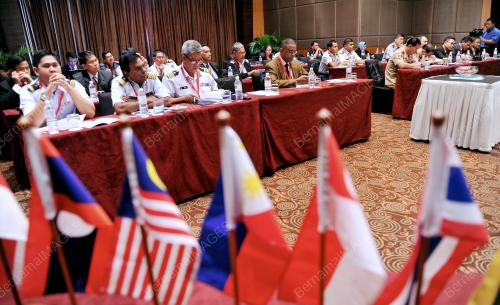 KL01_16102012_SEMINAR_ASEAN