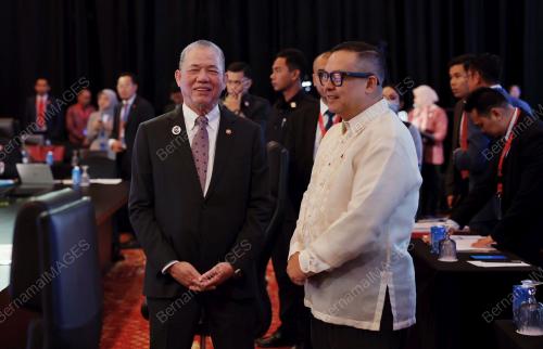 DATUK SERI FADILLAH YUSOF