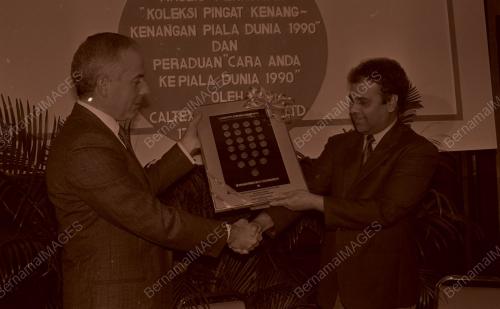 KL01_170490_CALTEX1990_PIALADUNIA