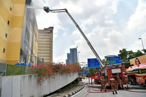 MID VALLEY TERBAKAR