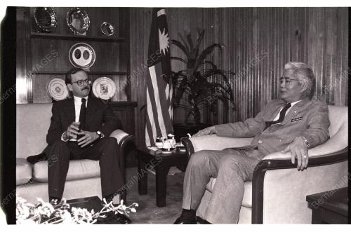 UNCHR REPRESENTATIVE CALLS ON FOREIGN MINISTER