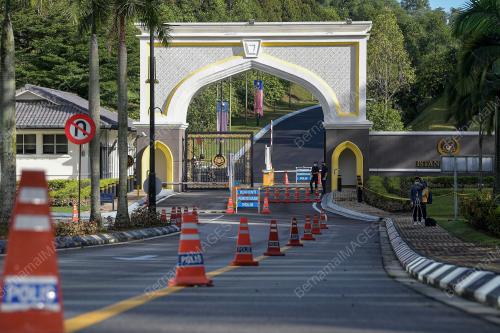 KETUA-KETUA PARTI DIJANGKA MENGADAP YDPA AGONG
