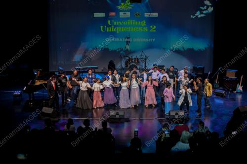 KONSERT UNVEILING UNIQUENESS 2