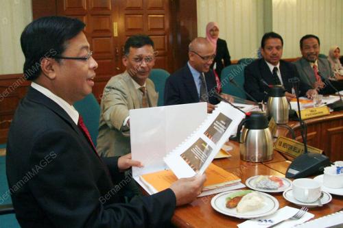 ISMAIL SABRI YAAKOB