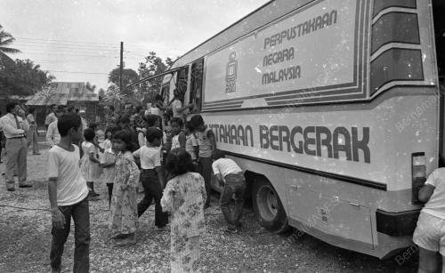KL01_18022015_ANWAR_RASMI