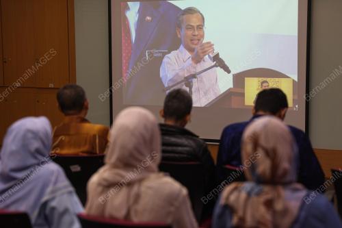 FAHMI FADZIL