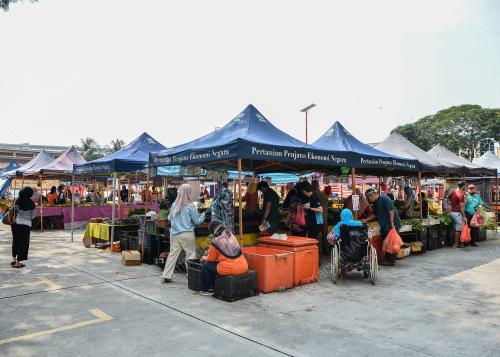 TINJAUAN ORANG RAMAI MEMBELI KEPERLUAN ASAS