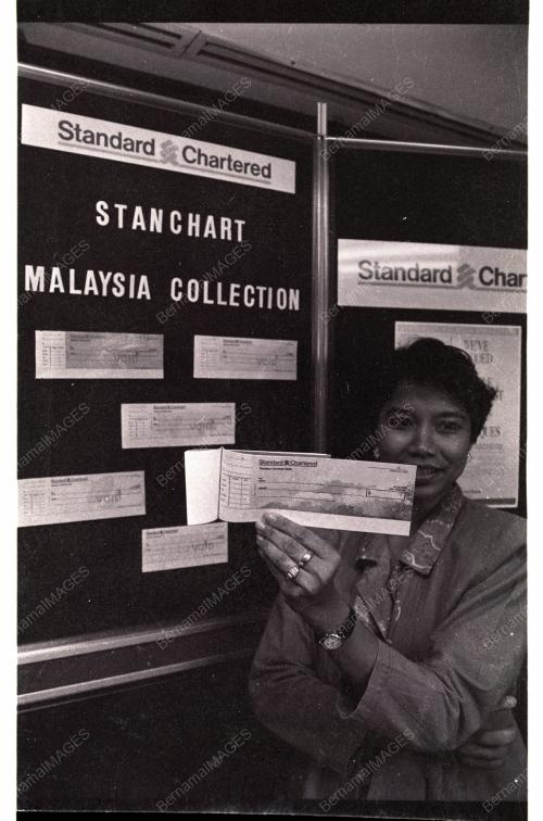 STANDARD CHARTERED LAUNCHED NEW CHEQUE BOOK