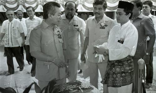 YUSOF NOOR RASMI TAPAK BENGKEL FAKIR MISKIN