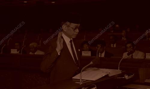 KL01_190390_SENATOR