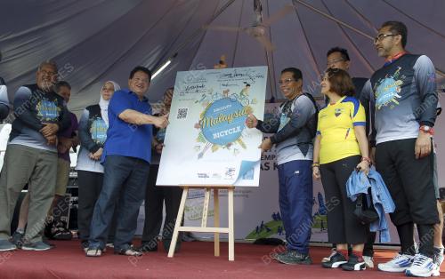 KL01_19042015_PELANCARAN