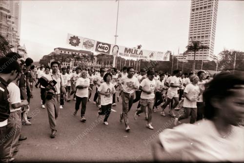 LARIAN 10KM MALAYSIA BERGERAK BERSAMA