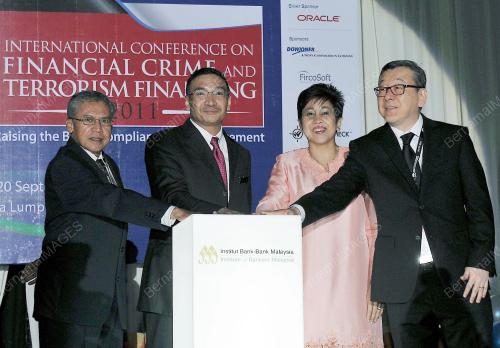DATUK SERI HISHAMMUDDIN TUN HUSSEIN