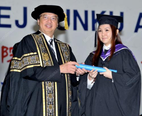 DATUK SERI DR LIOW TIONG LAI