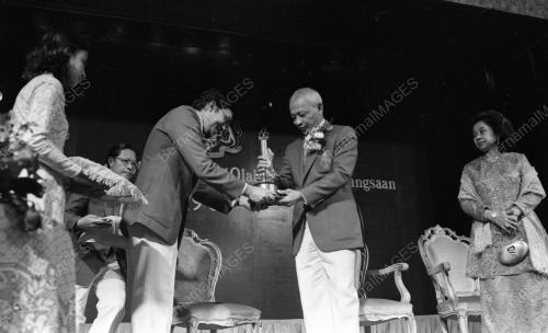 KL01_20032015_AGONG_HADIR