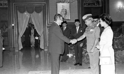 KL01_20032015_HADAP_AGONG