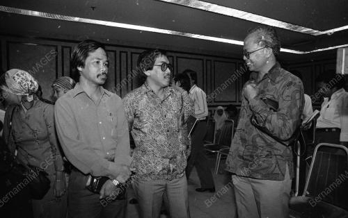 KL01_20032015_HADIAH_CERPEN