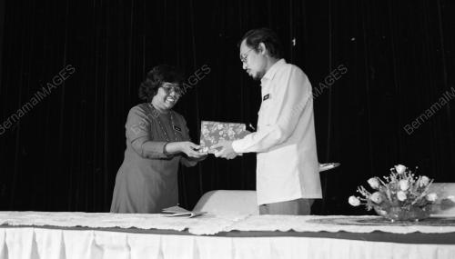 KL01_20032015_LANCAR_BUKU