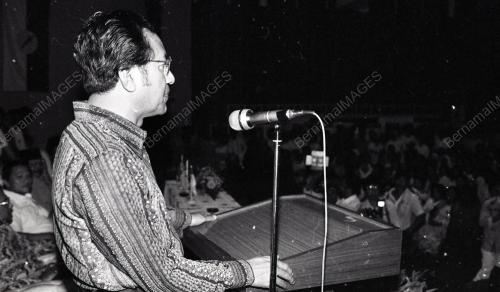 DR. MAHATHIR MOHAMAD