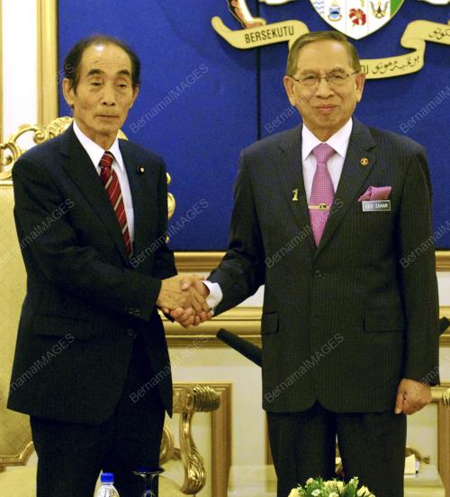 KL01_20082014_PARLIMEN