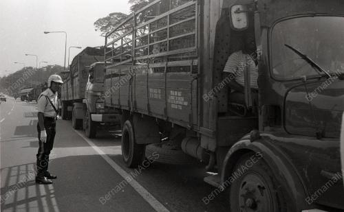 SEKATAN JALAN RAYA