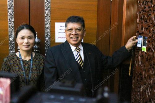 DATUK JOHARI ABDUL