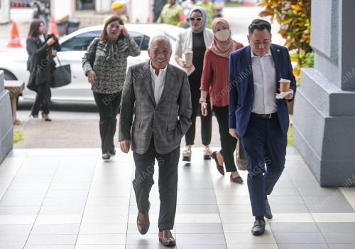 DATUK SERI BUNG MOKTAR RADIN