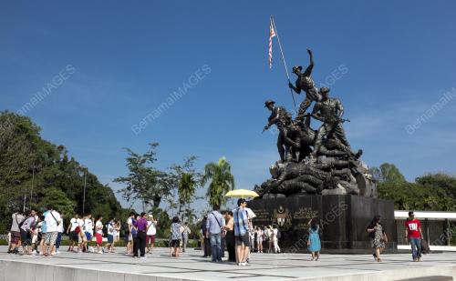 KL01_21022015_TINJAUAN