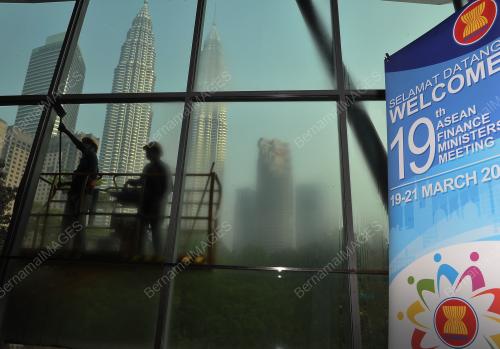 KL01_21032015_AFMM