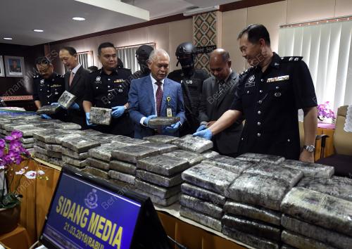KL01_21032018_GANJA