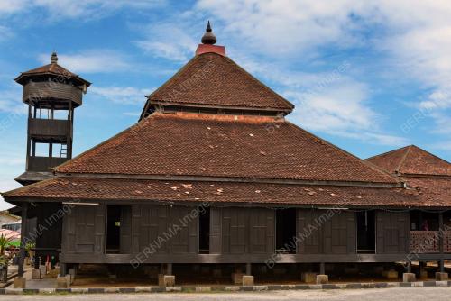 MASJID KAMPUNG LAUT