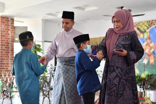 DATUK AYOB KHAN MYDIN PITCHAY