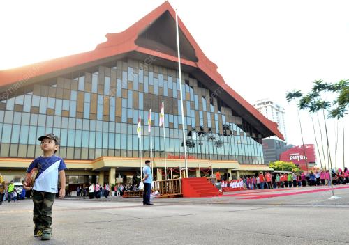 KL01_21112015_RAPTAI_UMNO