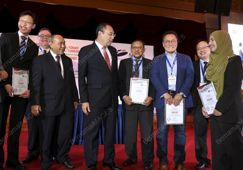 KL01_21112017_FORUM_BN201711191880