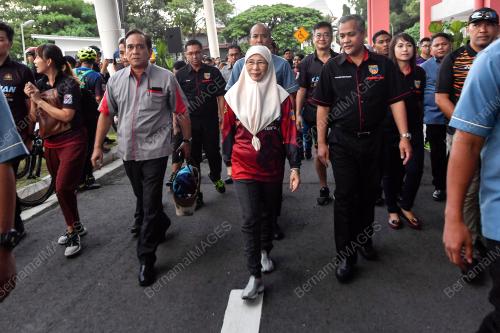DATUK SERI DR WAN AZIZAH WAN ISMAIL