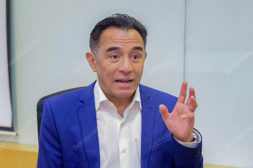 DR GARY THEISERA