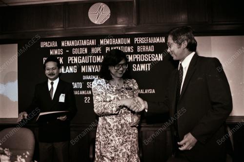 DATO' SERI RAFIDAH AZIZ