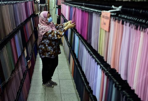 TINJAUAN SUASANA PERSIAPAN RAYA