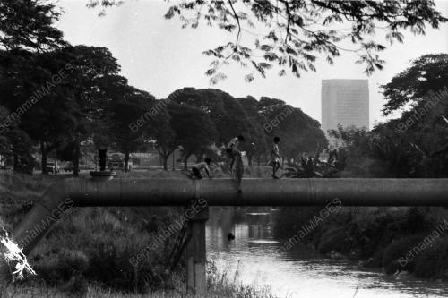 KL01_22061980_BAHAYA