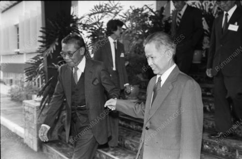 KAMPUCHEA SUMMIT