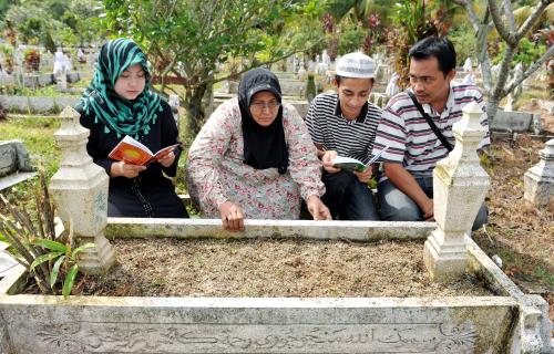 KL01_22072012_ZIARAH_KUBUR