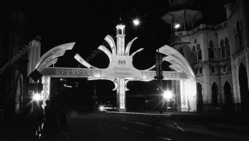 KL01_22072015_PINTU_AGONG