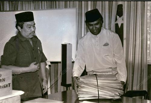 DATUK KADIR SHEIKH FADIL