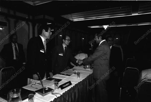 DR MAHATHIR BIN MOHAMAD