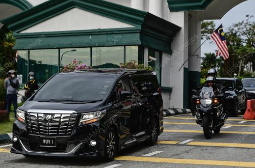 DATUK SERI ISMAIL SABRI YAAKOB